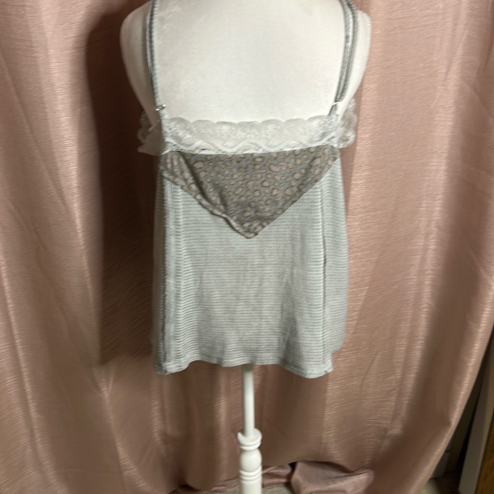 POL, Lace Trim Gray Cami Top MED - Picture 6 of 13